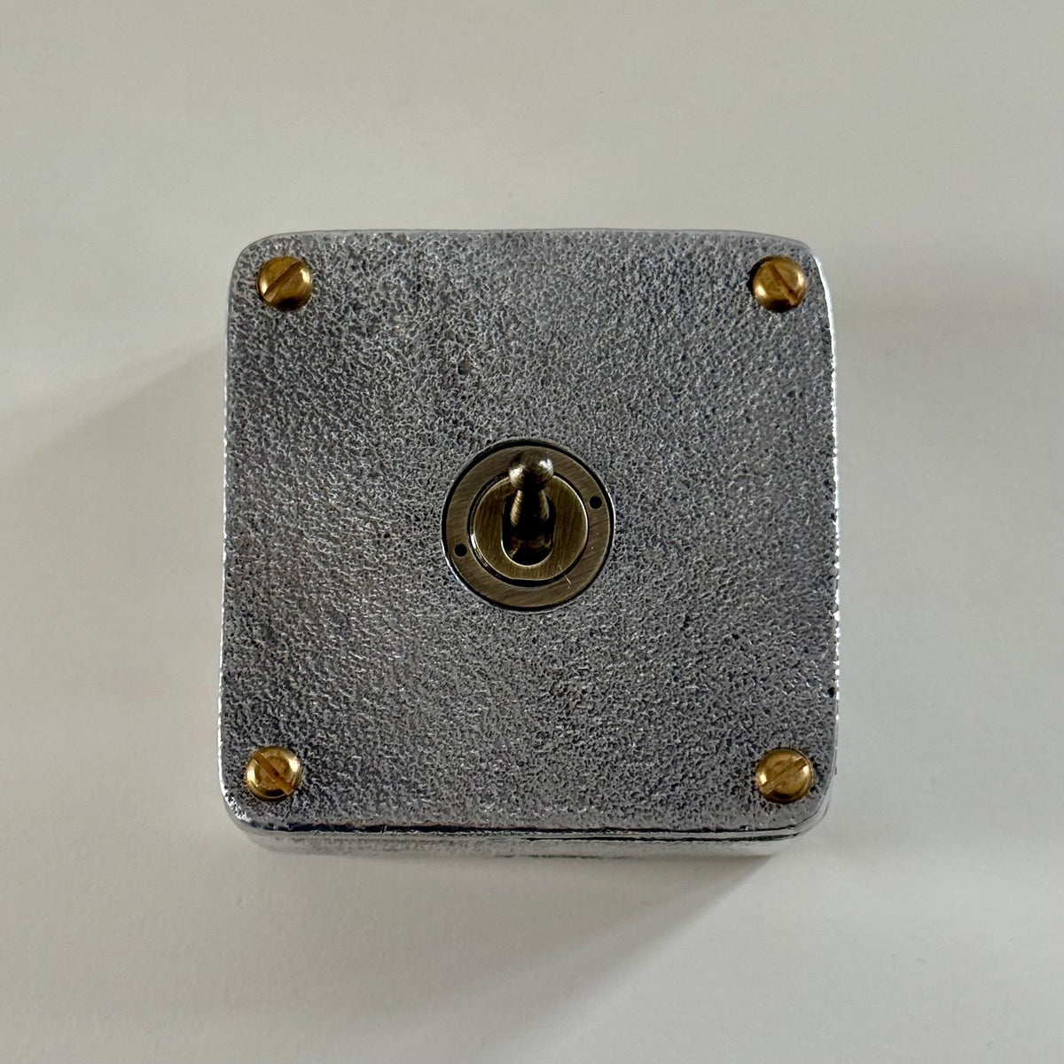 Brassvane surface mounted conduit toggle switch additional view 5