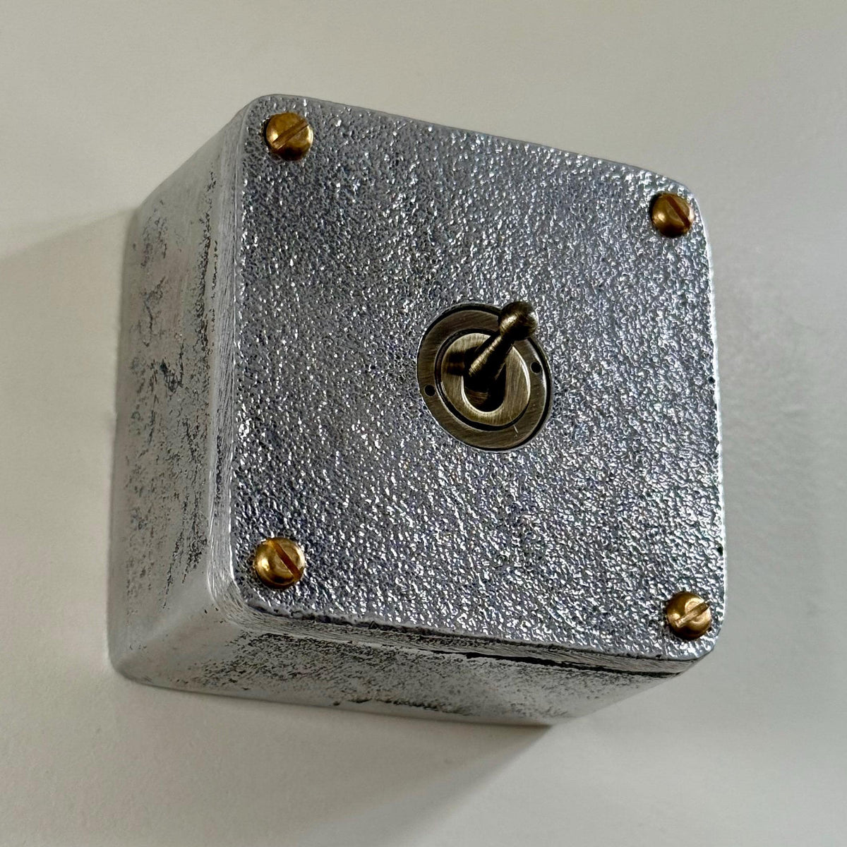 Brassvane surface mounted conduit toggle switch additional view 8
