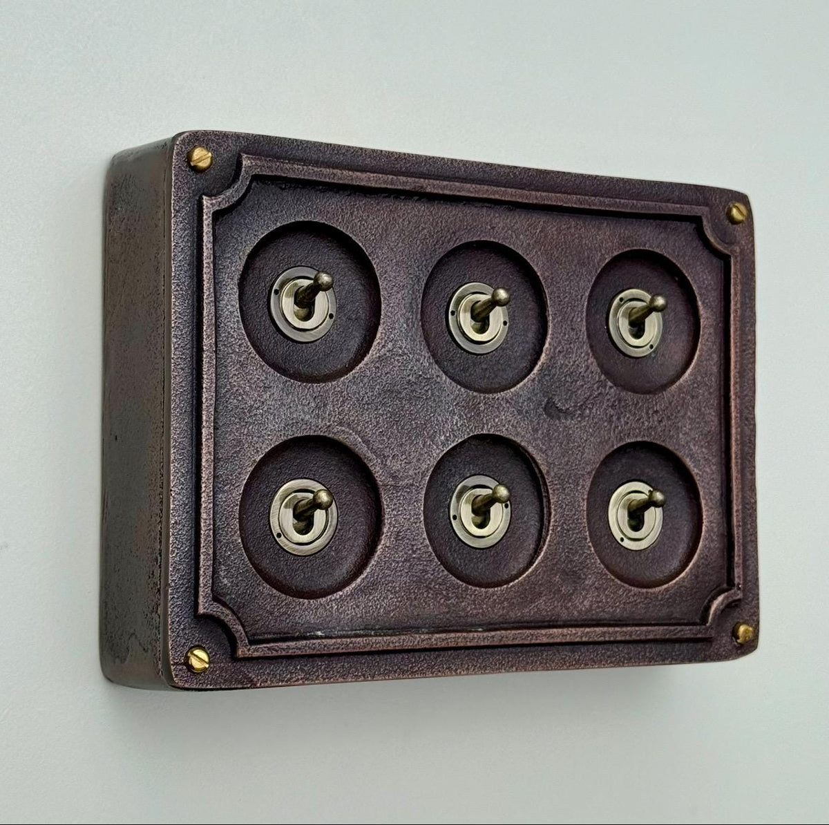 Brassvane 6 gang toggle light switch additional view 3