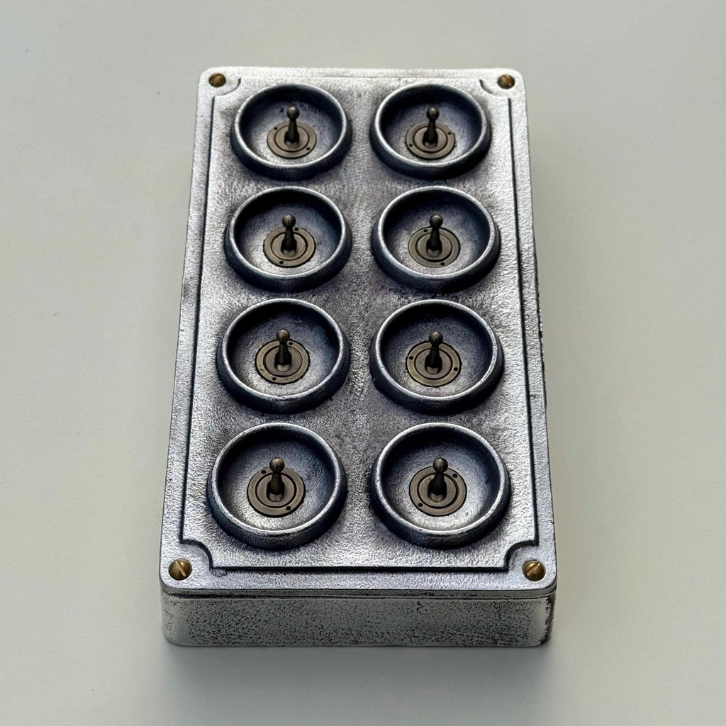 Brassvane 8 gang toggle light switch additional view 3