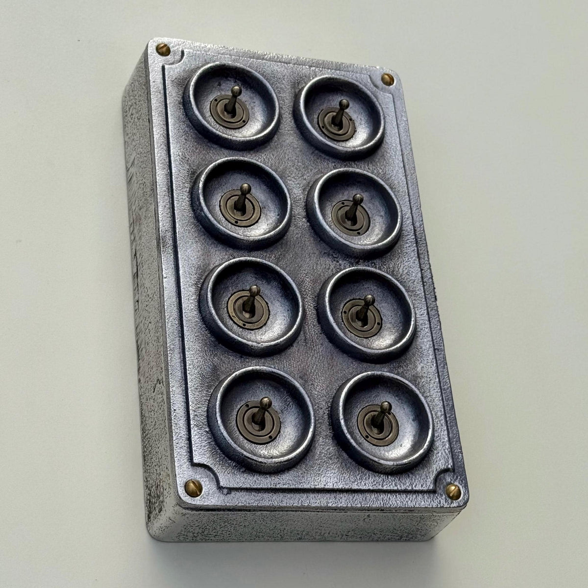 Brassvane 8 gang toggle light switch additional view 4