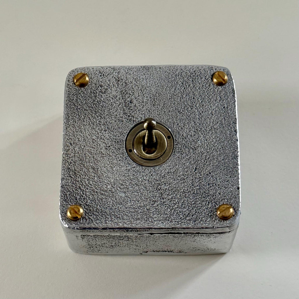 Brassvane surface mounted conduit toggle switch additional view 6