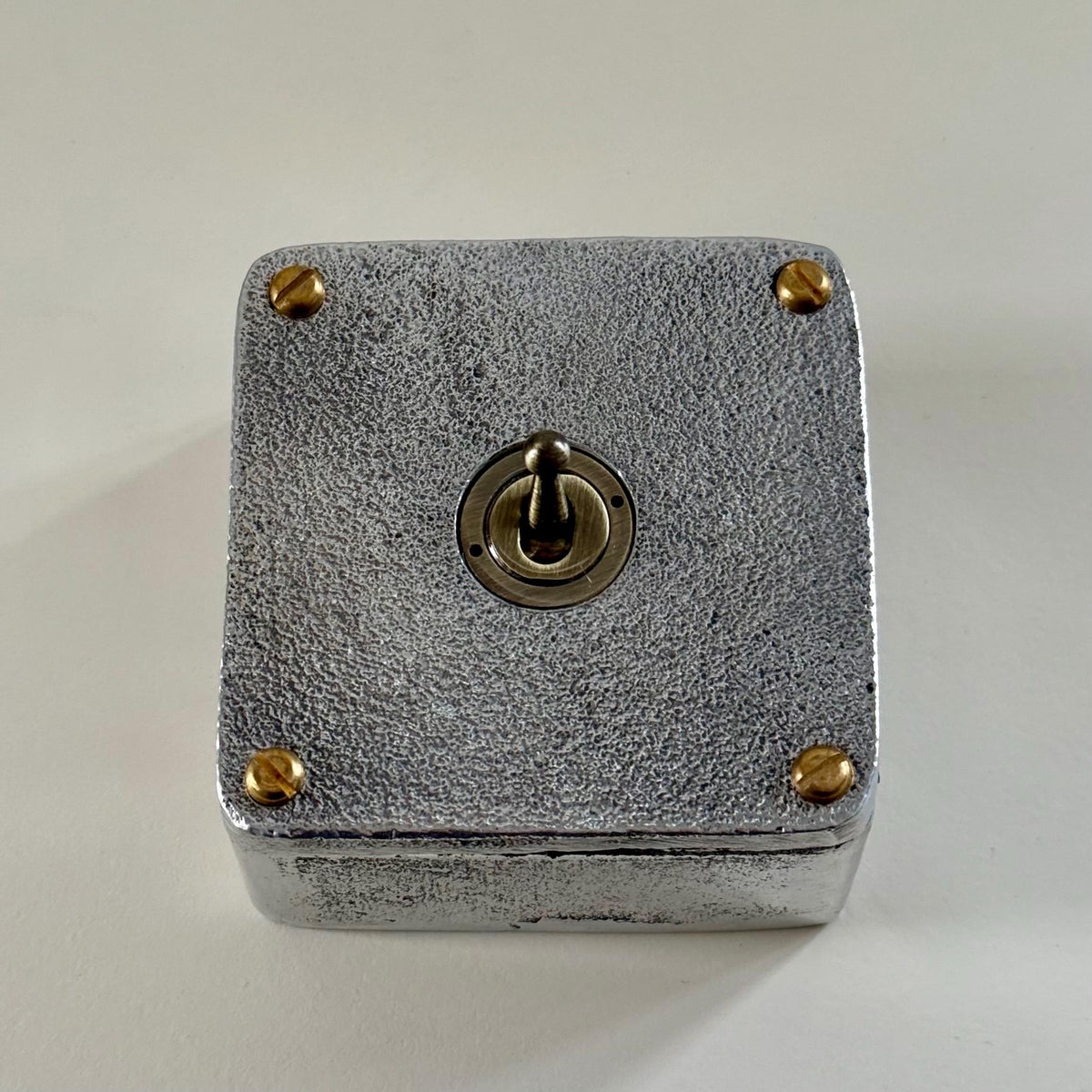 Brassvane surface mounted conduit toggle switch additional view 6