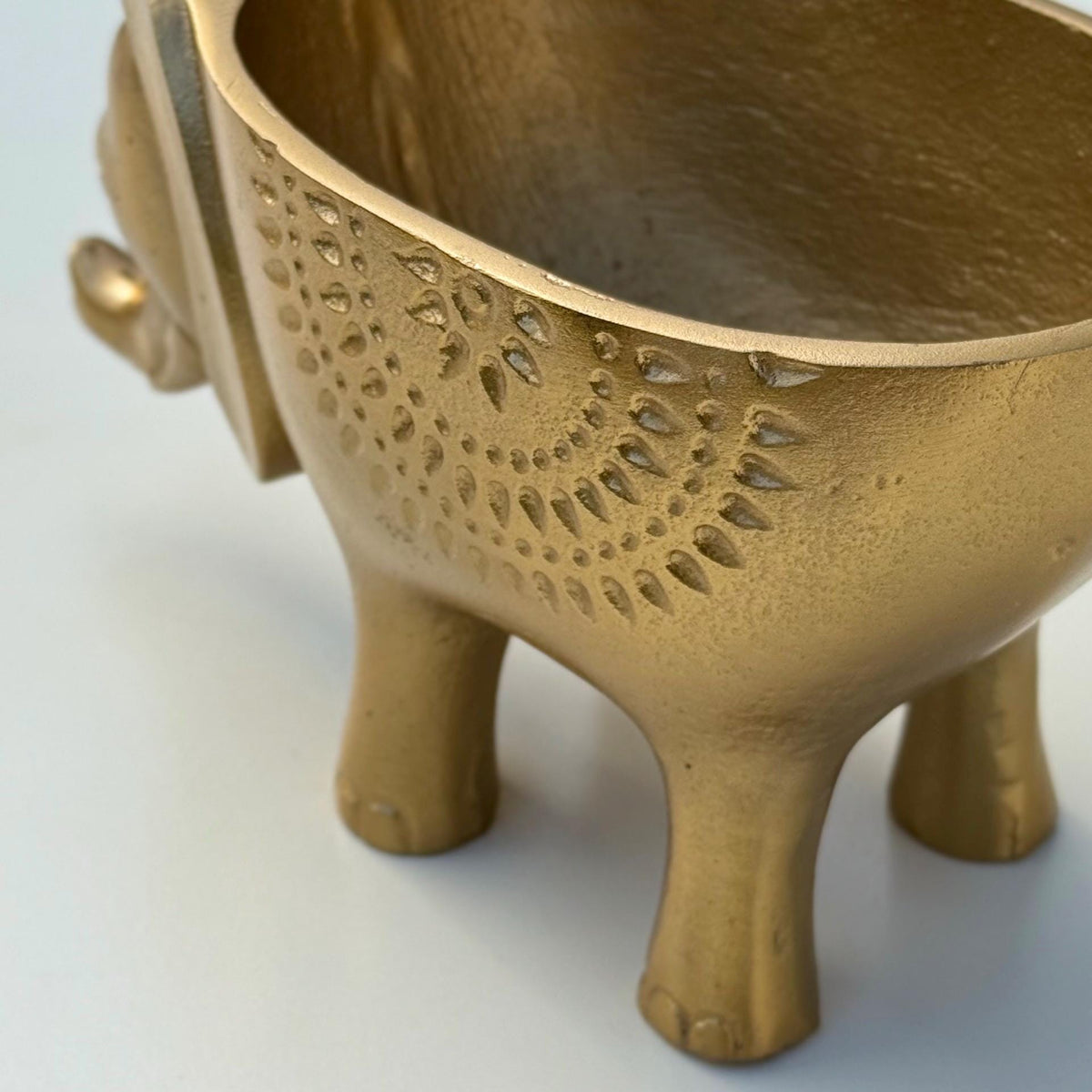 Brassvane brass elephant planter additional view 2