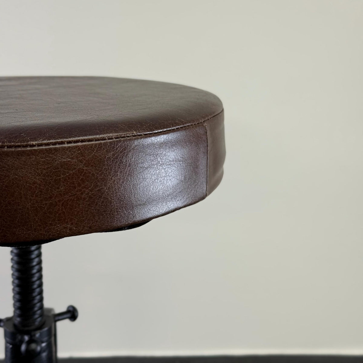 Brassvane adjustable vice clamp stool additional view 6